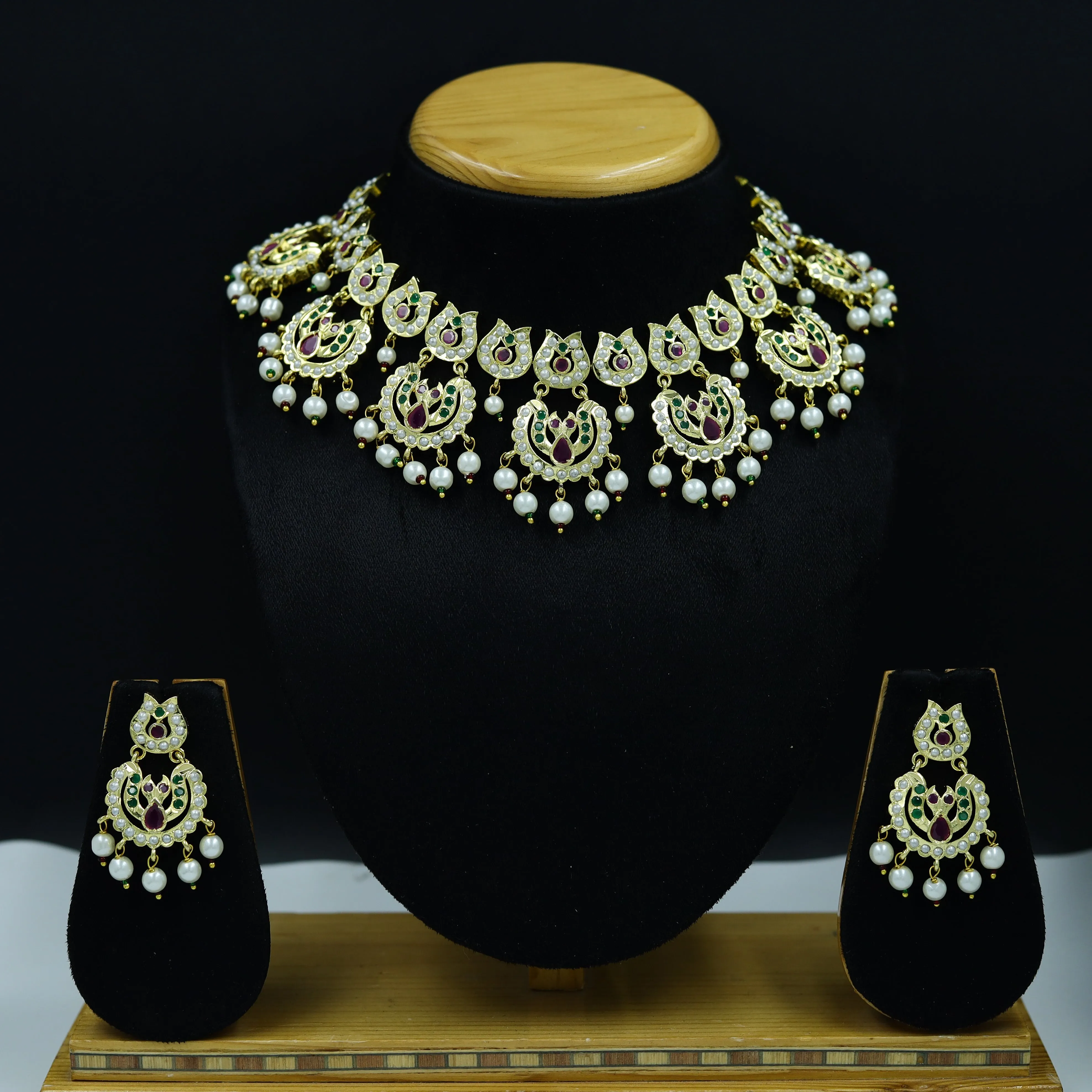 Round Neck Jadau Necklace Set 11545-65